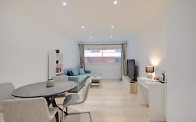 Newly Renovated Charming Downtown Apartment